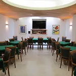Lvg Hotel Collection - Majestic Отель 4*