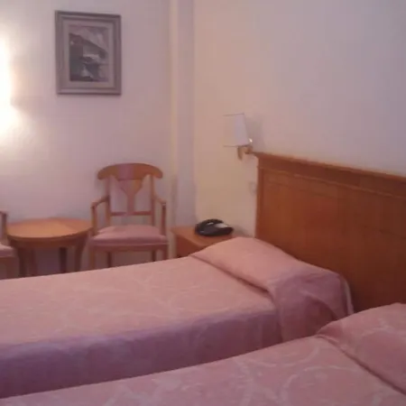 Lvg Collection - Majestic ホテル 4*