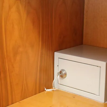 Lvg Collection - Majestic ホテル 4*