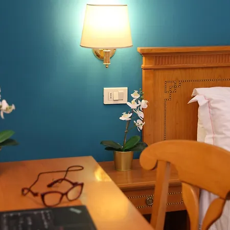 Lvg Collection - Majestic 4*