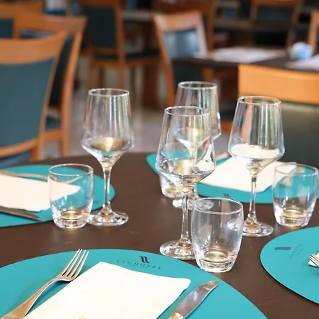 Lvg Collection - Majestic ホテル 4*