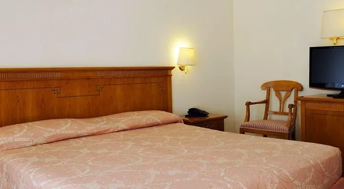 Lvg Collection - Majestic 酒店