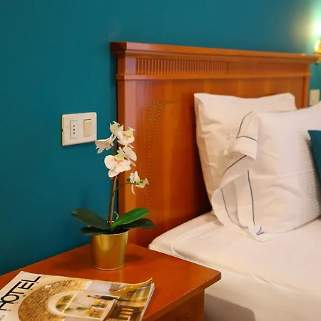 Lvg Collection - Majestic Hotel