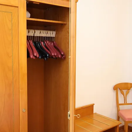 Lvg Collection - Majestic Hotel