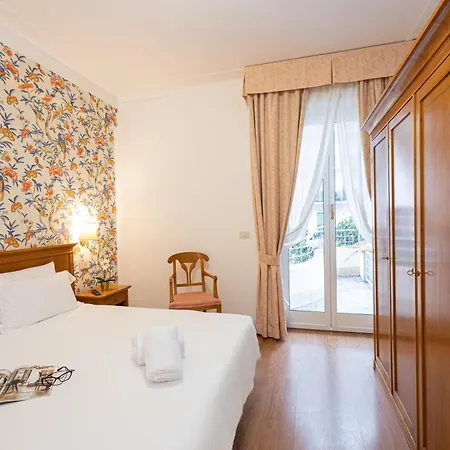 Hotel Lvg Collection - Majestic 4*