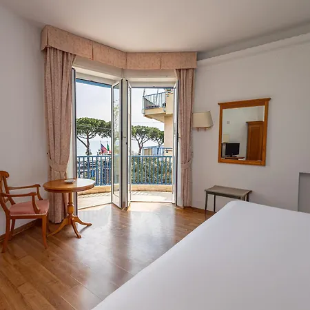 Majestic By Lvg Collection Hotell Alassio