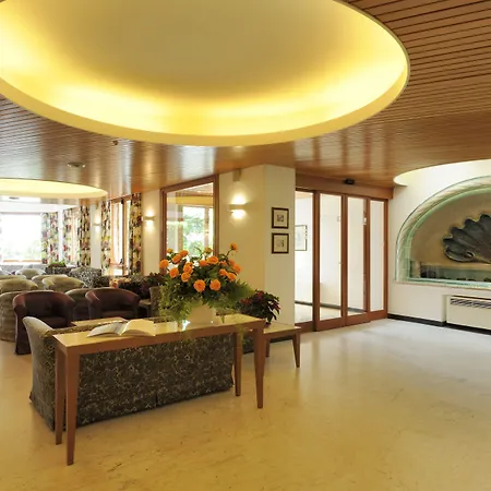 Lvg Collection - Majestic Hotel