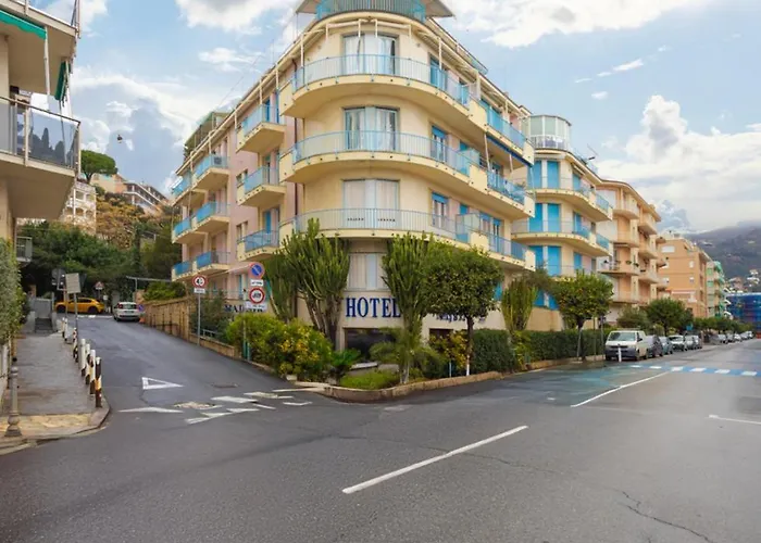 Lvg Hotel Collection - Majestic Отель