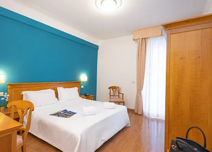 Lvg Hotel Collection - Majestic Алассио